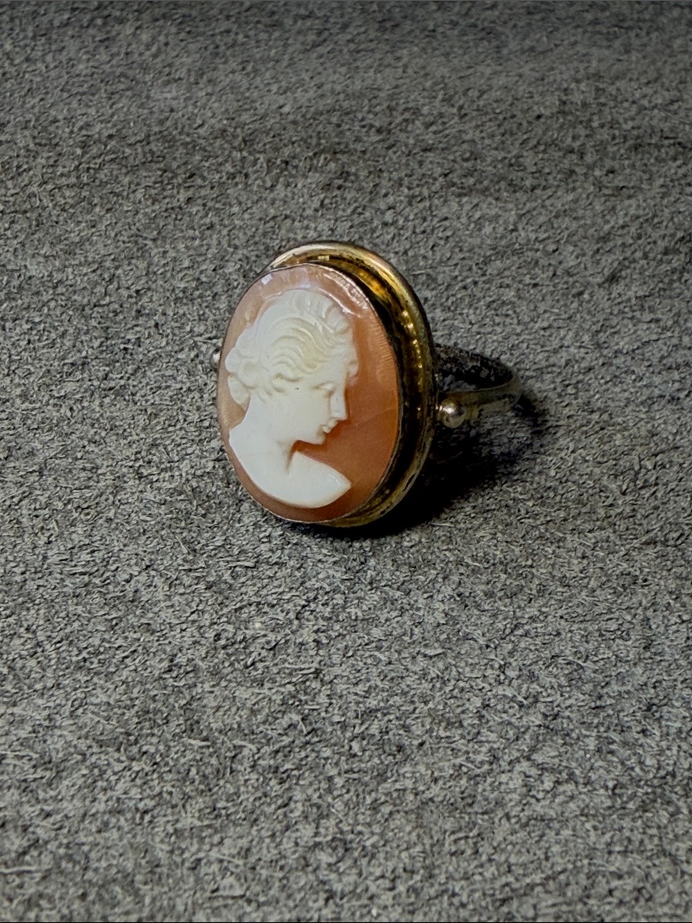 Vintage Silver Shell Cameo Ring